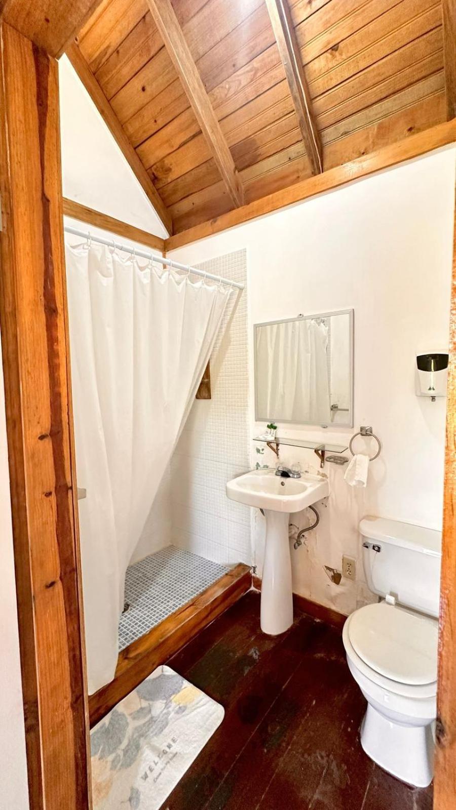Las Palmas Beach Hotel Dixon Cove Экстерьер фото