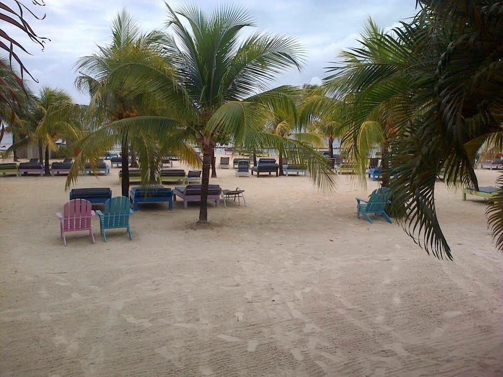 Las Palmas Beach Hotel Dixon Cove Экстерьер фото